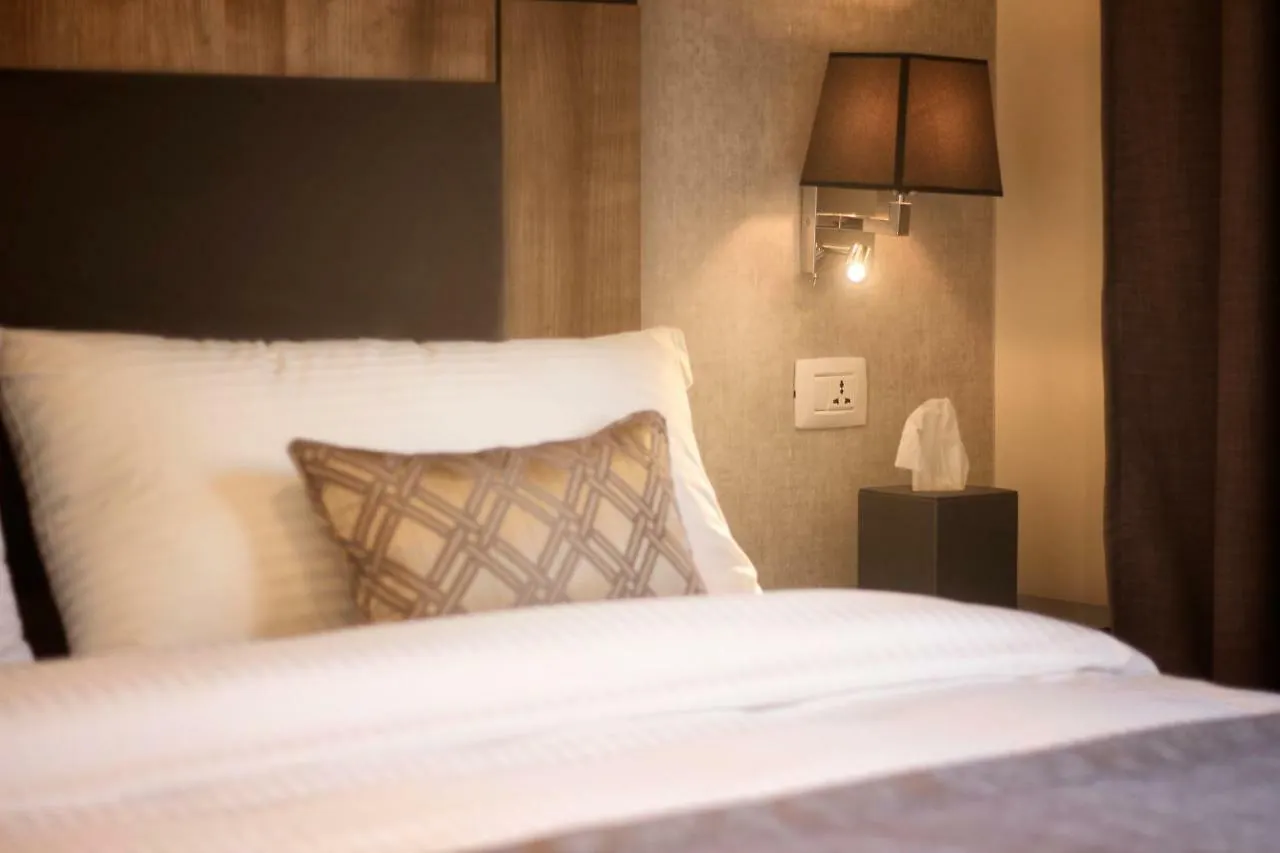 Oaks Beirut Hotel 4*,  Lebanon
