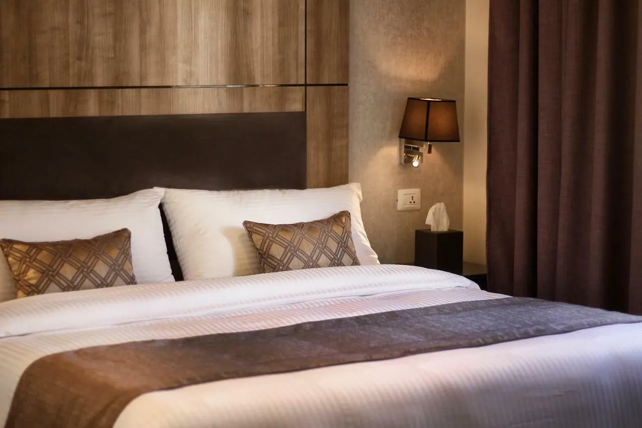 Oaks Beirut Hotel 4*,